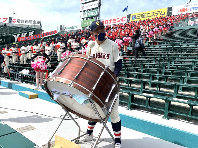 昨年のセンバツ、浦学のアルプススタンド　©Yukiko Umetsu