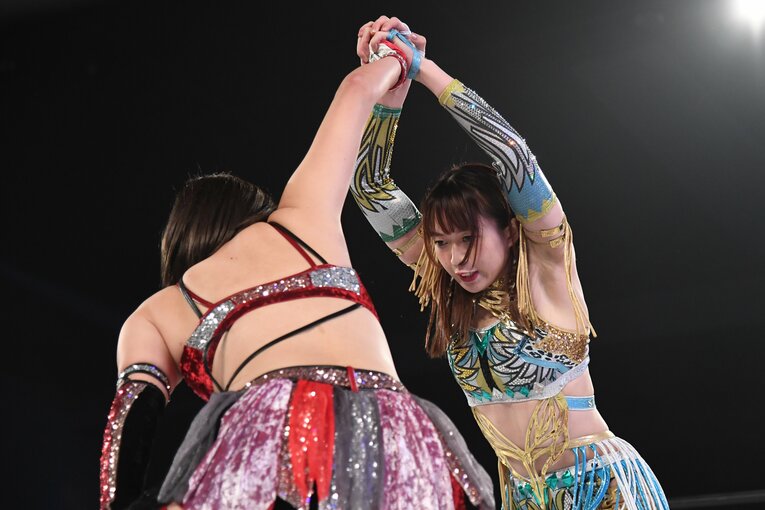 上谷沙弥とひめかの力比べ