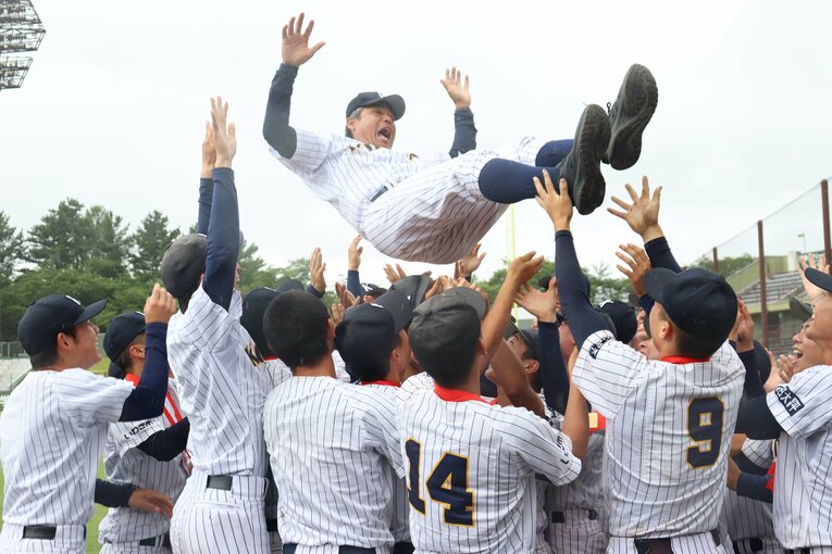 決勝でも強豪・学法石川を破り初の甲子園出場を決めた東日大昌平ナイン　©Genki Taguchi