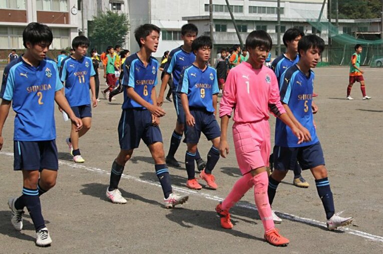 静岡の高校サッカー“奇跡の8人勝利”は美談なのか 「なぜ1年生部員がゼロなの？」(4)