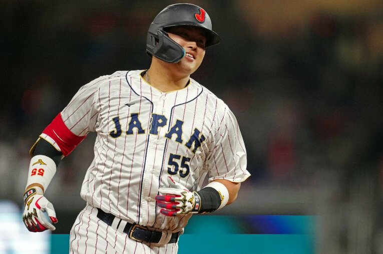 WBC決勝のアメリカ戦で同点ホームランを放った村上宗隆。打球速度は今大会の本塁打最速の185kmを記録した ／ photograph by Getty Images