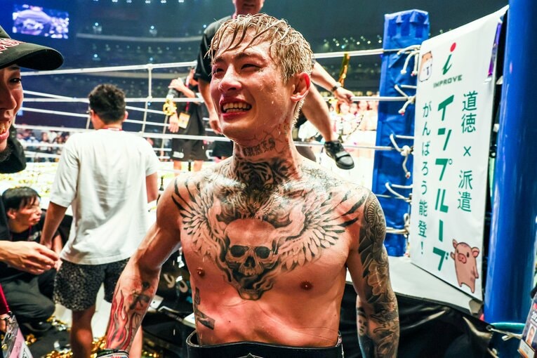 7月28日の『超RIZIN.3』。朝倉未来をTKOで破り、満面の笑みを浮かべる平本蓮　©RIZIN FF Susumu Nagao