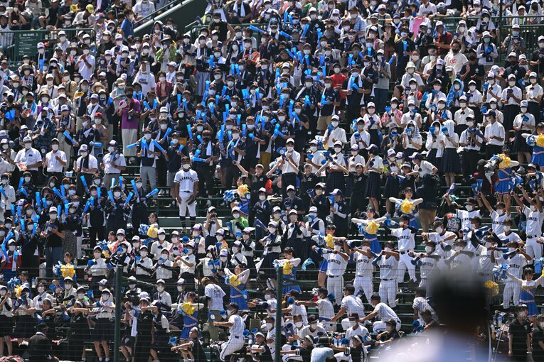 有観客となった今年夏の甲子園のスタンドにもチアリーダーの姿が　©Nanae Suzuki