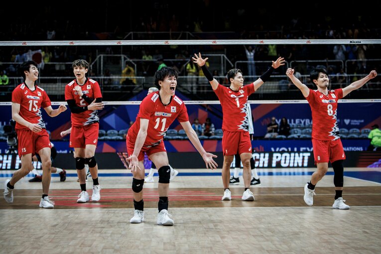 パリ五輪の前哨戦となったネーションズリーグ。アルゼンチンとの初戦で富田は躍動感あるプレーで存在感をアピールした　©︎Volleyball World