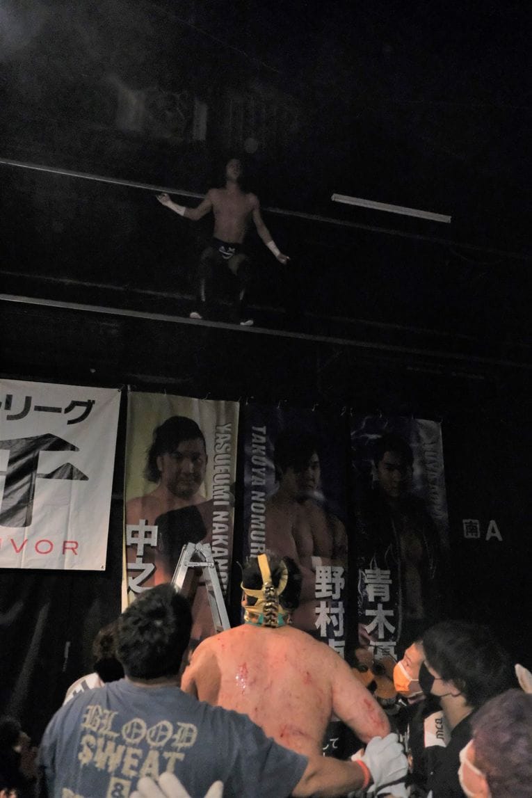 デスマッチファイター・ドリューは血がドクドク流れても試合を止めなかった 「ケガある、傷ある。でもやる。大好きだから」(40)