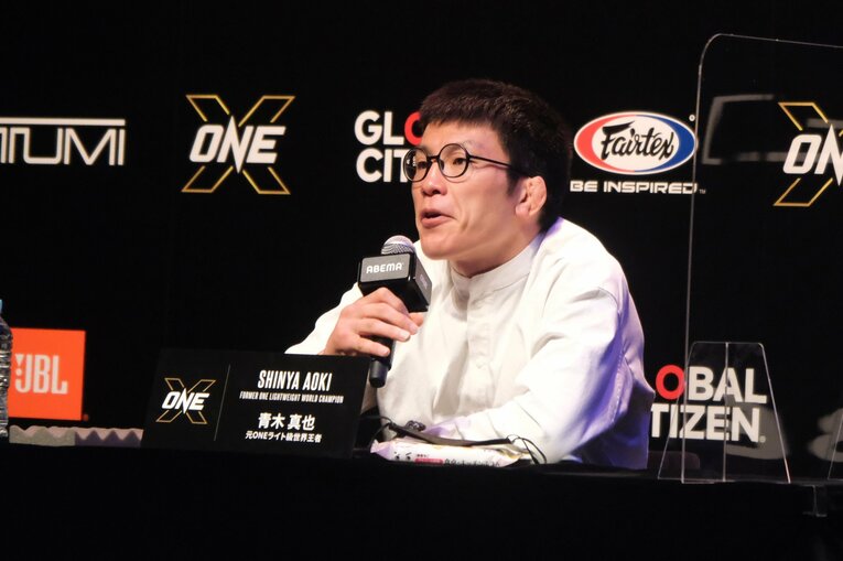 「那須川天心や武尊とは違うんですよ、僕は」青木真也が因縁の秋山成勲に大逆転KO負け…帰国して語った本音とこれから「50歳になっても」(39)