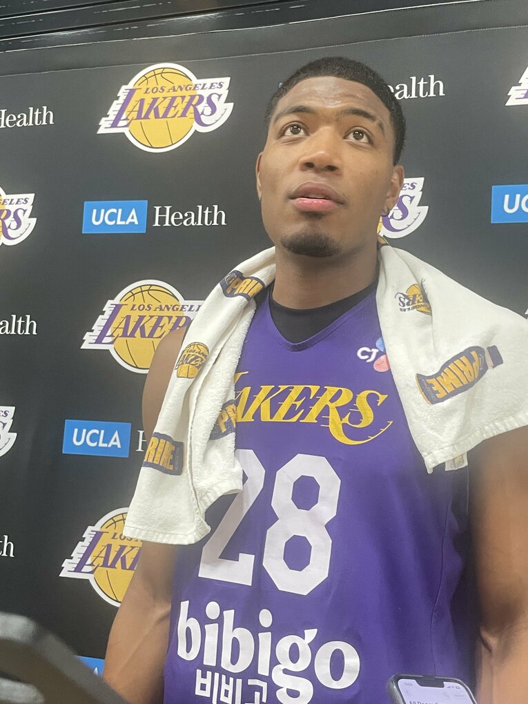 メディア対応する八村塁（写真＝筆者撮影）