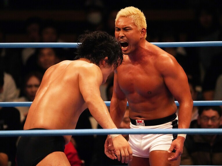 「来いよ！」と叫ぶ中嶋勝彦　©Essei Hara