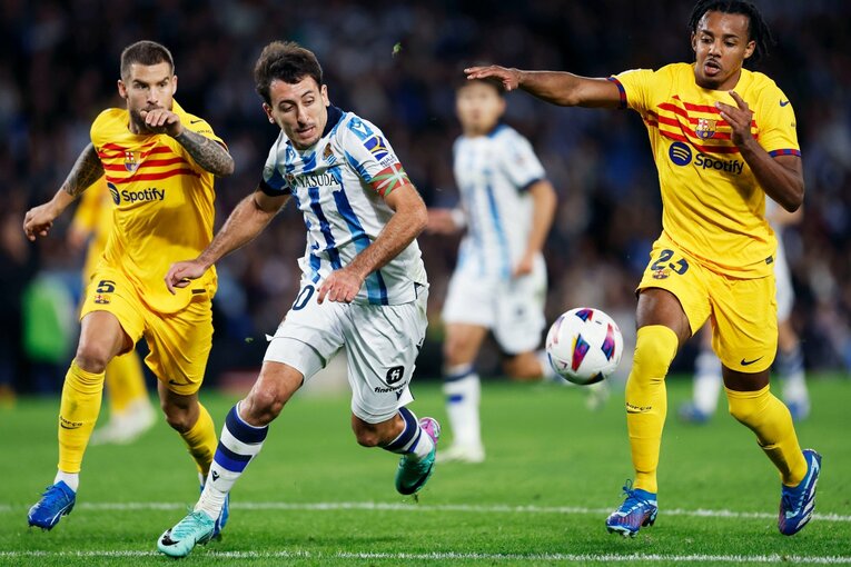 バルサを苦しめた久保建英にチャビ監督「素晴らしい」、だが結末は悲劇…撮影前「タケが2点取って勝つ」地元バル店長の愛に沁みる重責(14)