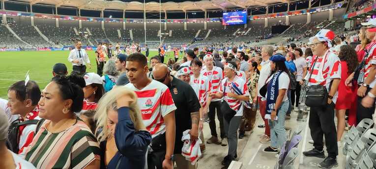 「ああ、身ぐるみ剥がされる」マルセイユ超危険地帯で“九死に一生”「危険を冒すべきではなかった」天才MFジダンの故郷で見た貧困の闇(19)