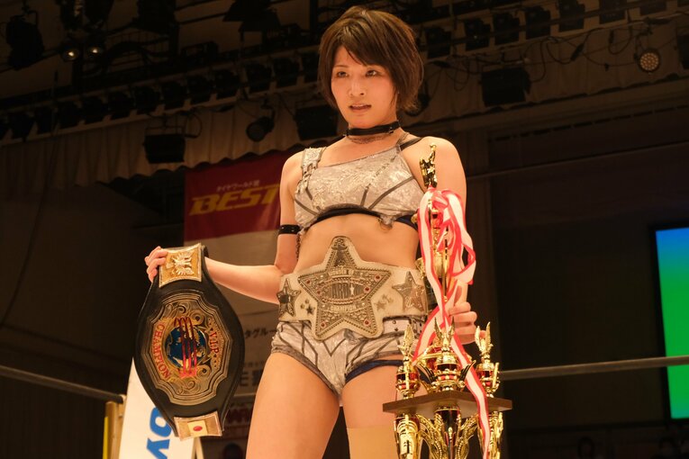 「見栄えなんて関係ない」人気女子レスラー・安納サオリが見せた“底知れないタフさ”…岩田美香戦前、母親に告げられた「勝つまで帰ってくるな」(13)