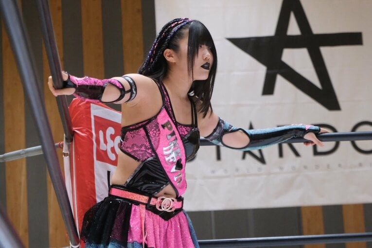 学級委員長も務めた「高校生レスラー」 吏南（17歳）がタイトル戦で見せた“肩書き以上の可能性”…来春の卒業後はプロレス専念へ(10)