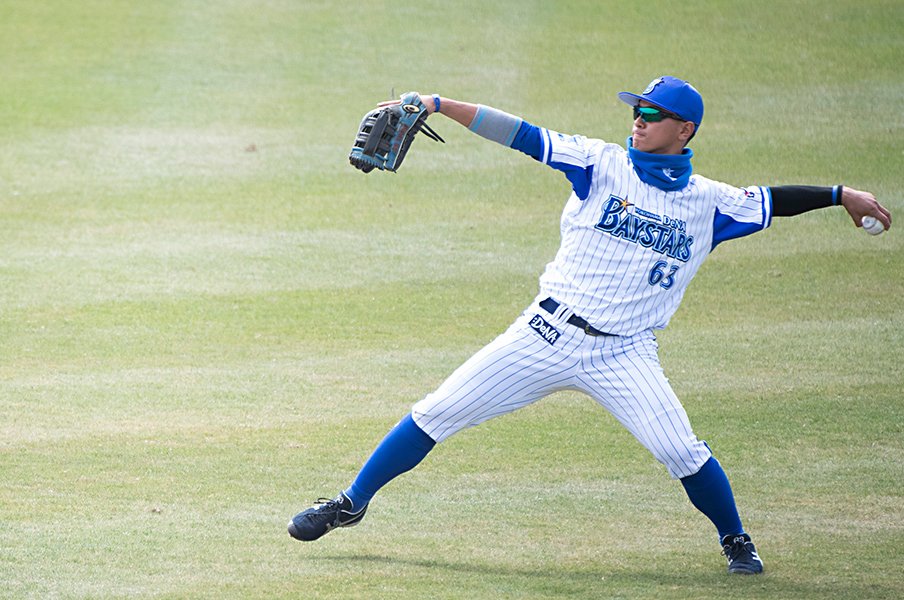 筒香移籍後の外野争いに名乗り Dena関根大気は 今日を楽しむ プロ野球 Number Web ナンバー