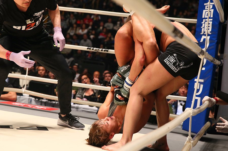 大晦日に衝撃を残したRENA――。“美女”が格闘技の新時代を告げる。<Number Web> photograph by Susumu Nagao
