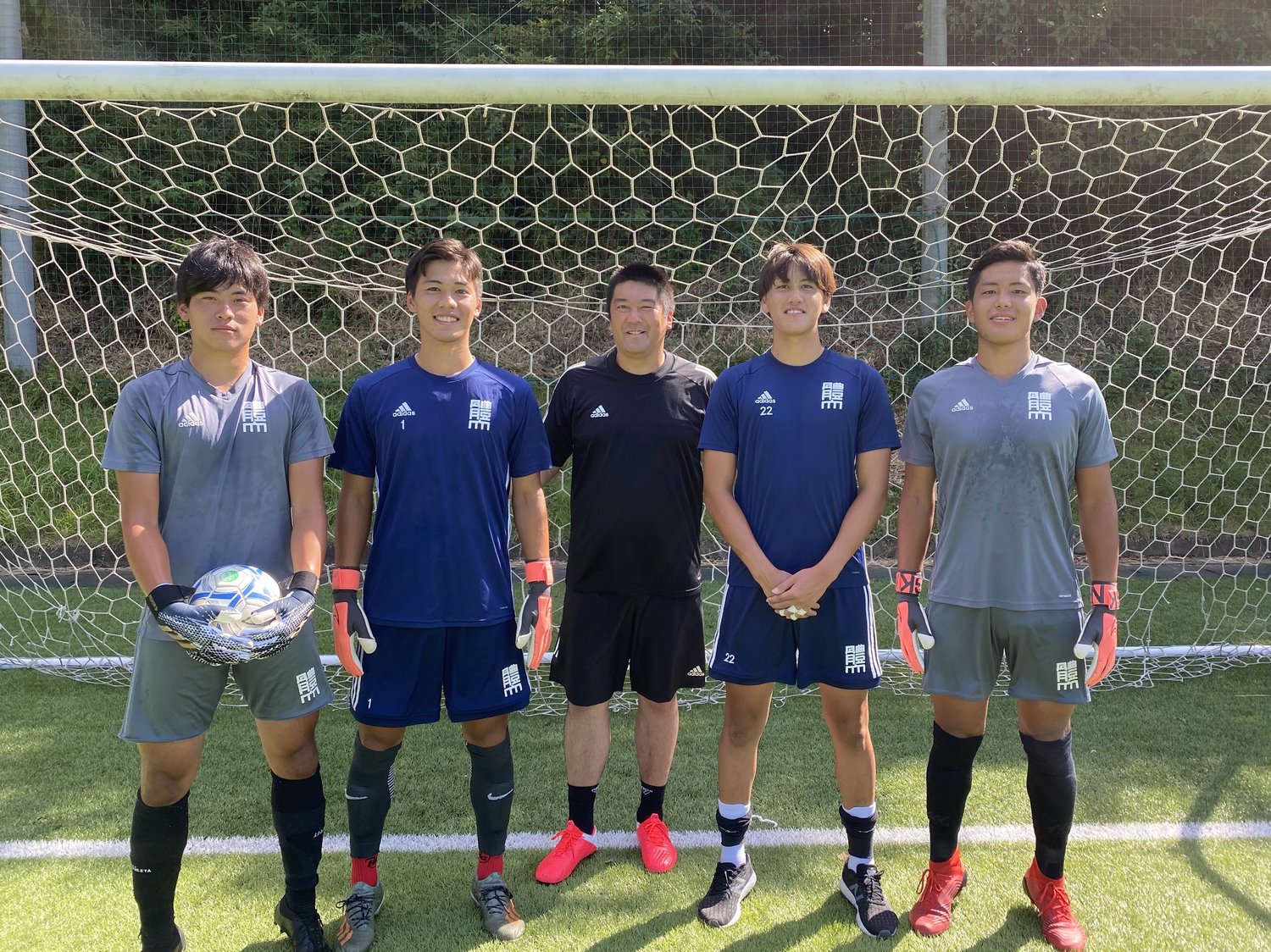 9月から指導している日体大のGK4人。高木GKコーチにとっての1期生となる ©︎Yoshinari Takagi