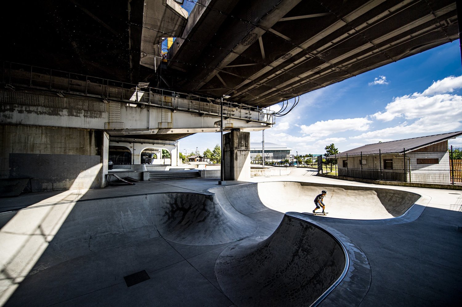 四十住さくらゆかりの原池公園。コンクリート製のボウルが印象的だ　©Atsushi Kondo