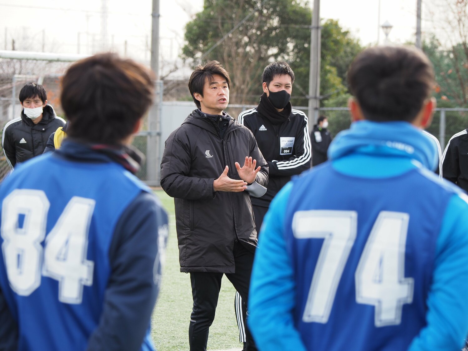 運営に携わる戸川　©Tetsuro Kaieda