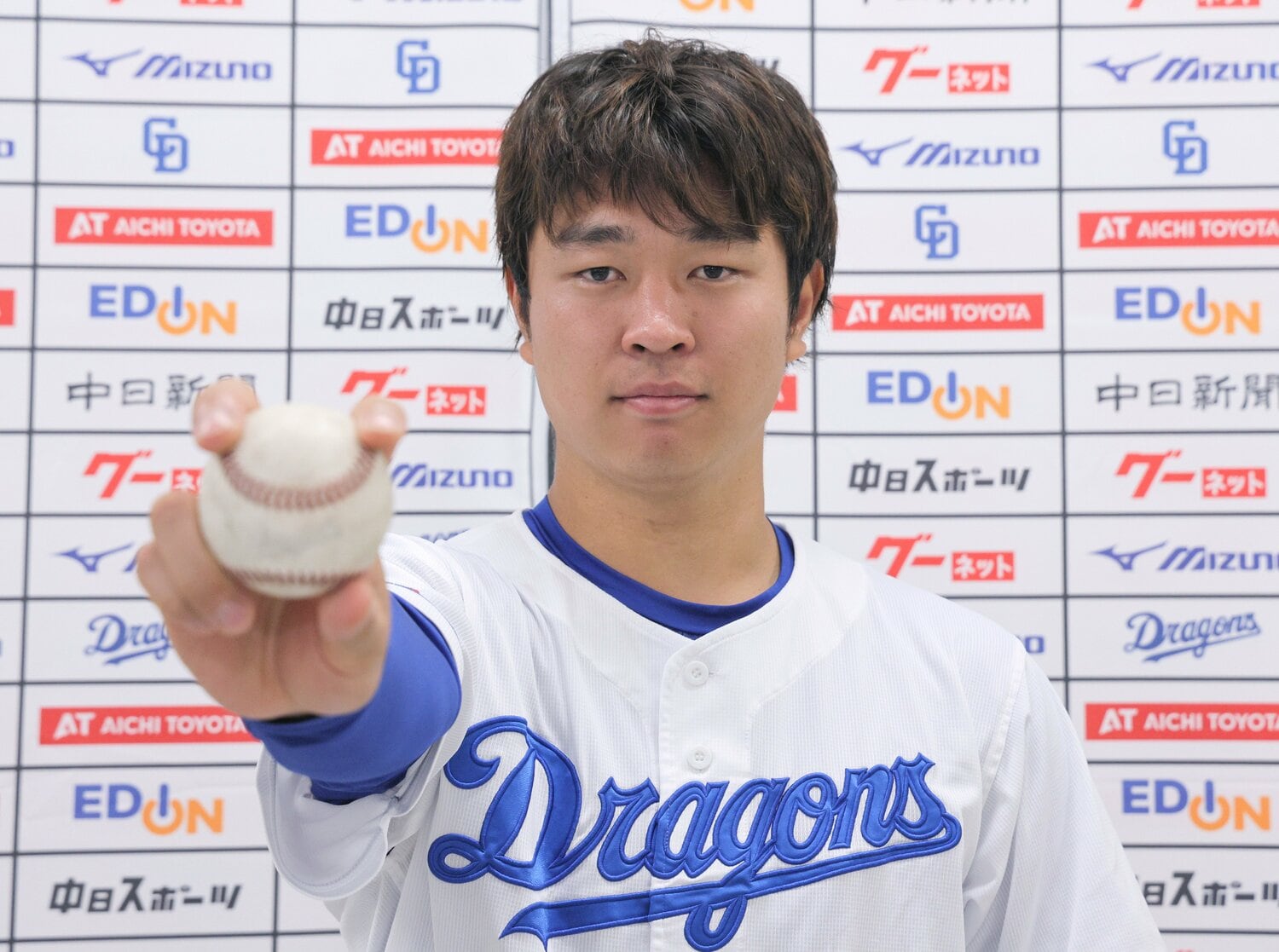 女性ファンにも人気の高橋宏斗（22歳）。2020年ドラフト1位で中京大中京高から中日入り。若狭さんの言う「地元出身・若手・独身」という3つの条件に当てはまる