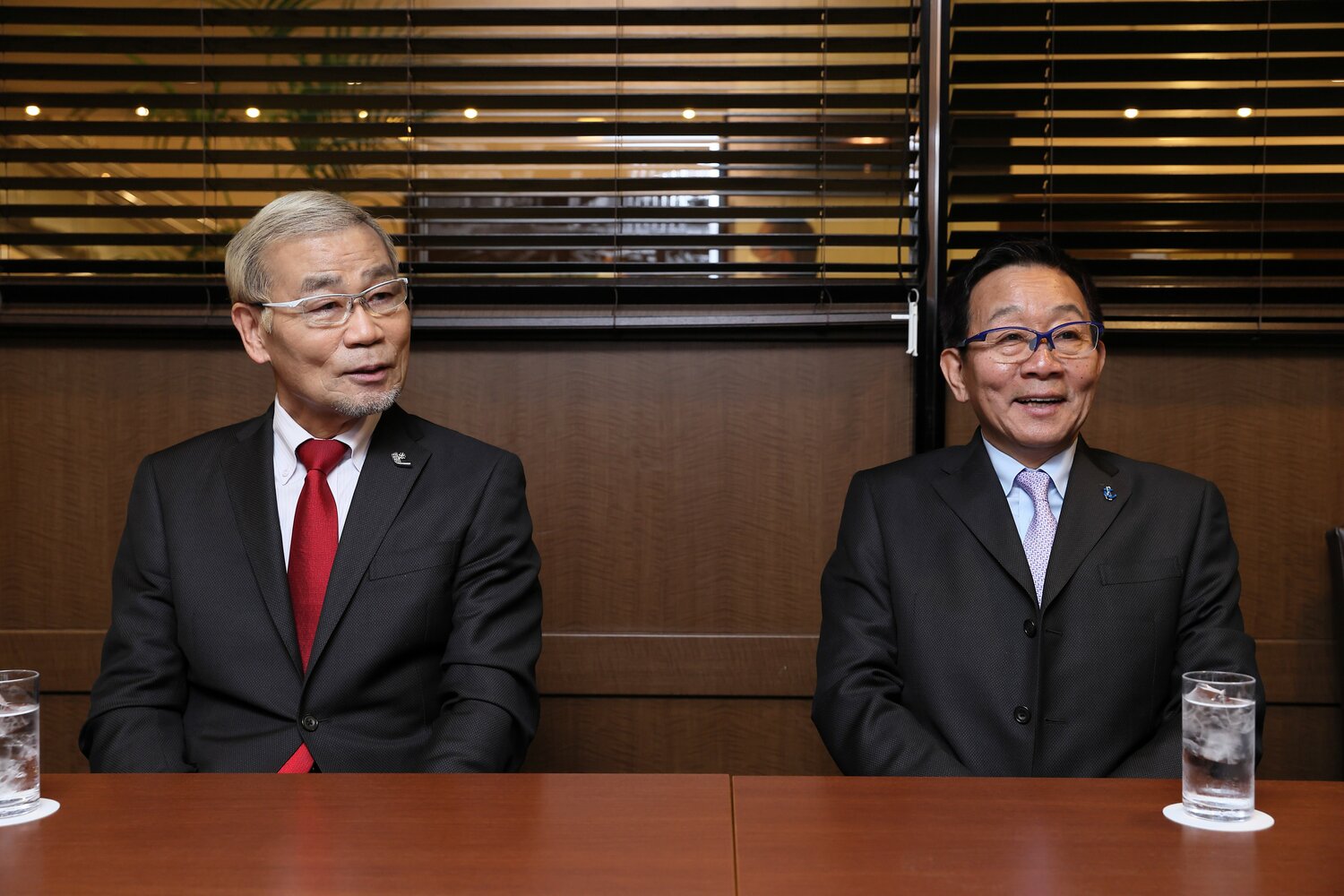 1975年結成・47年目のオール阪神・巨人。ともに岡八朗に弟子入りしたことで出会う、巨人さん（左）が5年年上　©Shigeki Yamamoto　