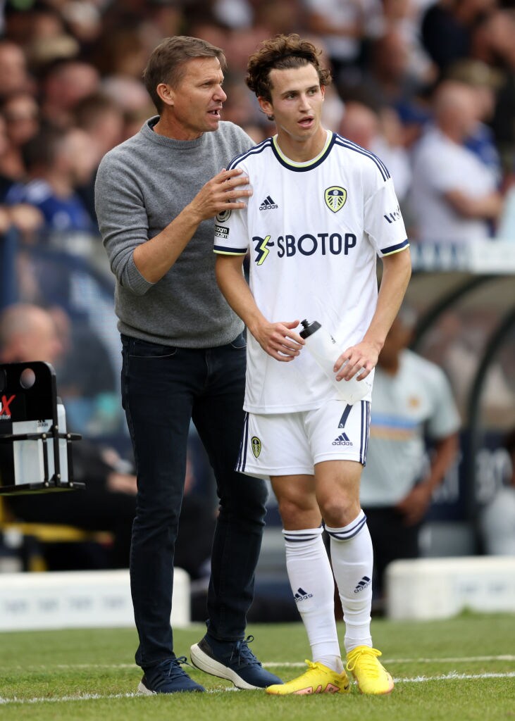 アーロンソンに熱く語りかけるマーシュ監督　©Getty Images