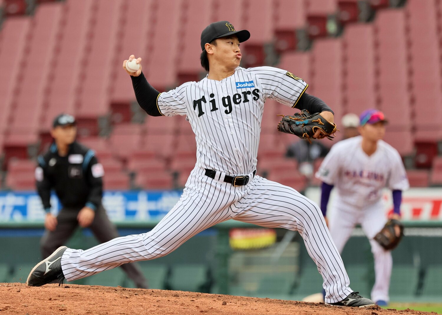 阪神から戦力外通告を受けた森木。写真は11月12日のトライアウトで ©Sankei Shimbun