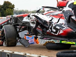 「世界中の高速コーナーが消える…」アロンソやフェルスタッペンを落胆させた鈴鹿130Rの現象に見えるF1新レギュレーションの構造的欠陥とは？