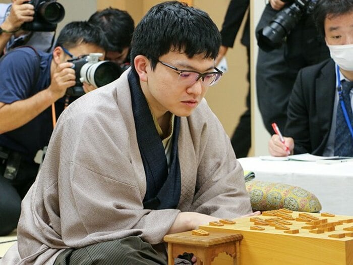 「棋力は誰にでもつく」「勝ちパターンを確立できた」なぜ“将棋の鬼”は藤井聡太に敗れ続けて強くなるのか「私はそこしか見ていないので」＜Number Web＞ photograph by Shintaro Okawa