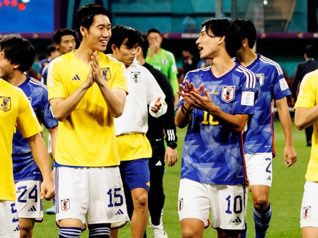 鎌田と南野がペアで練習」「サウナ隊って？」食事会場ではしゃぐ堂安は