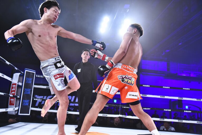 YA-MAN vs.朝倉未来　©RISE CREATION