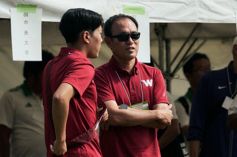 実に14年ぶりに出雲駅伝で3位以内となる2位に入った早稲田大の花田監督　©Yuki Suenaga