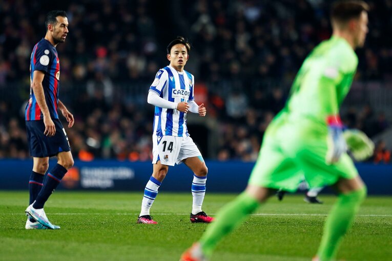 「クボのことは知ってるよ」バルササポに久保建英が笑顔で… 放送なしが惜しい「名手ブスケッツが声を荒げた」鮮烈プレー〈現地撮影〉(13)