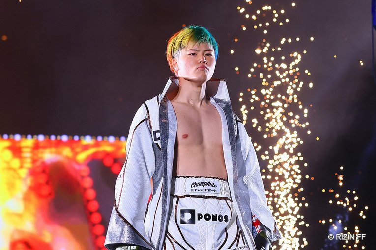 那須川天心「もうやりたくないです（笑）」 格闘技史上初の“1vs3マッチ”はなぜ神童の調子を狂わせたのか(8)