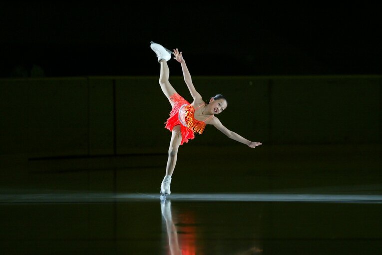 12歳の浅田真央（2002年12月撮影）　©AFLO