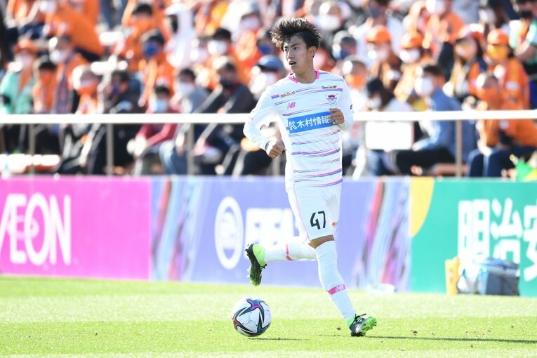 17歳ながらすでに鳥栖でレギュラーを獲得している中野伸哉　©︎Getty Images