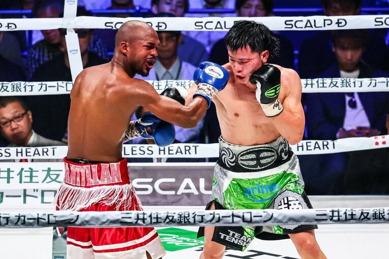 鋭い右カウンターを決める那須川天心　©Susumu Nagao