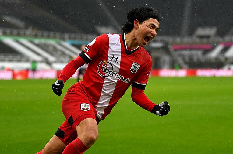 サウサンプトン初戦で即結果を残した南野拓実。得点後はSNSで現地リバプールファンが「タクミを連れ戻せ」など悲鳴に近い声を挙げたとか ／ photograph by Getty Images