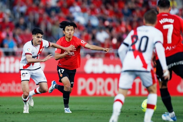 「クボ、ユニホームお願い」来季のレアル去就報道が出てもマジョルカで愛される久保建英…「残留か降格の最終節」で輝くか〈撮影者の視点〉(39)