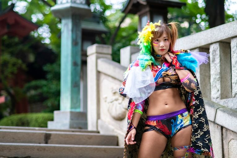 芸能界からプロレスへ 「圧倒的にみんなを幸せに」“傾奇者”ウナギ・サヤカが目指すのは「スターダムのアイコン」《特別グラビア＋インタビュー》(25)