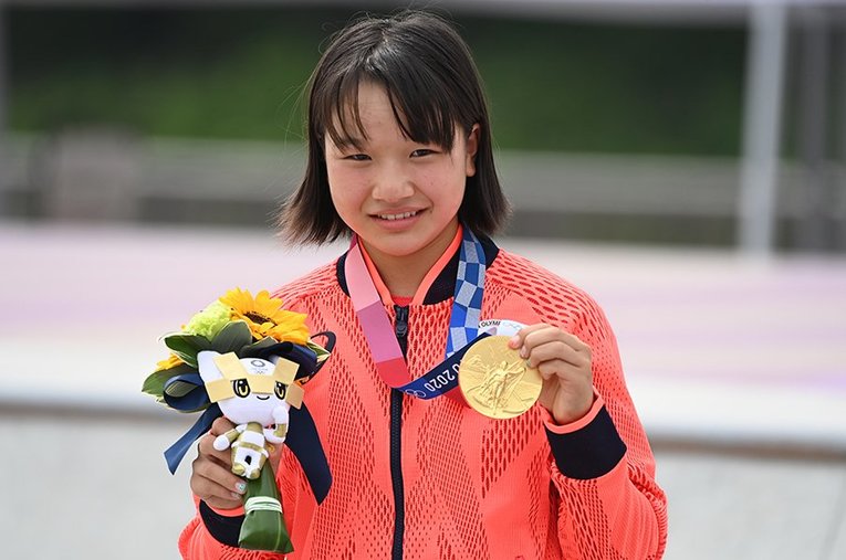 金メダルを獲得した13歳の西矢椛 ／ photograph by Naoya Sanuki／JMPA