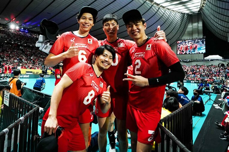 セッター関田誠大も絶大な信頼を寄せるミドルブロッカートリオ。左から山内晶大、高橋健太郎、小野寺太志（写真は2023年OQT）©Volleyball World