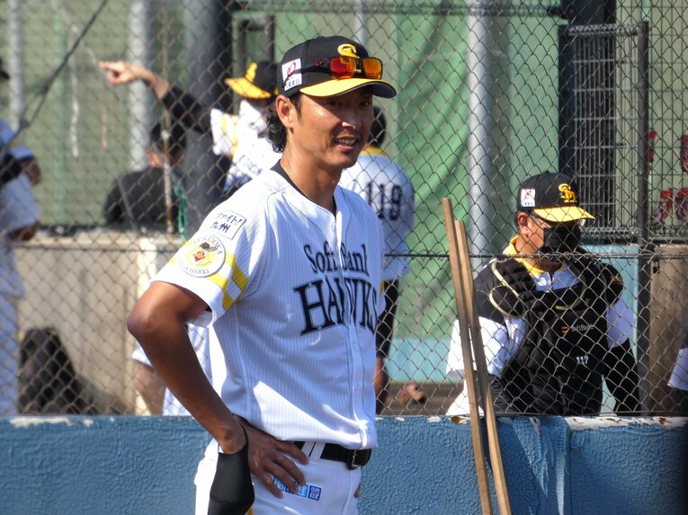 今秋キャンプ時の斉藤和巳一軍投手コーチ　©Kotaro Tajiri