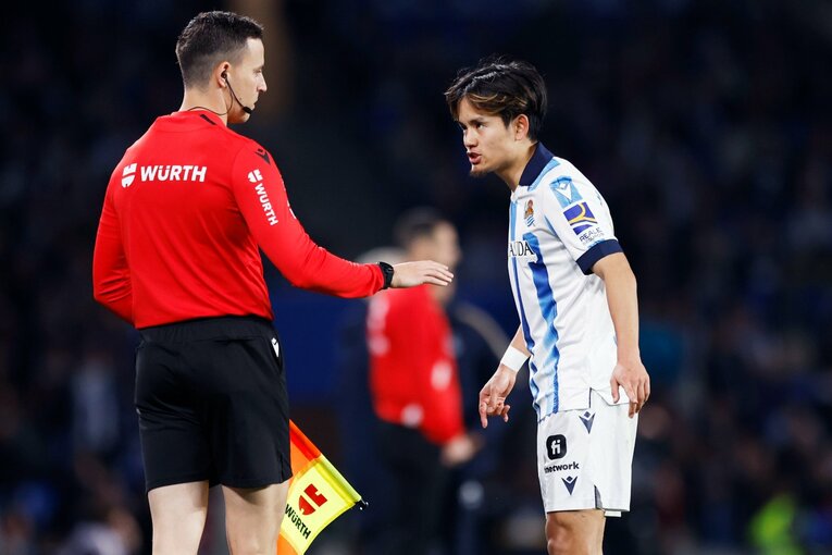 副審にも詰め寄った　©Daisuke Nakashima