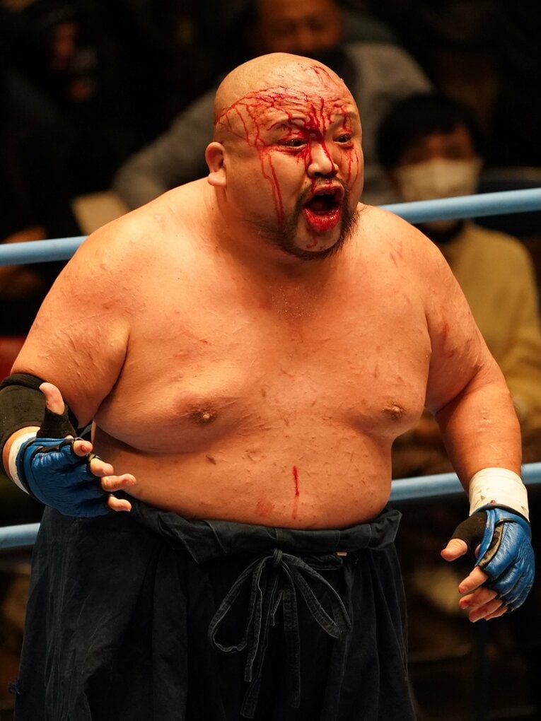 額から血を流すアブドーラ・小林