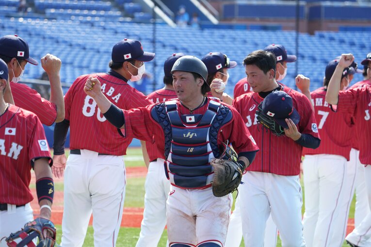 東京五輪で正捕手を務めた甲斐　©JMPA