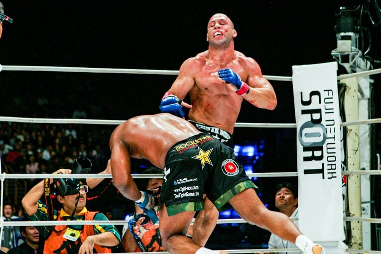 ジャクソンは力なくロープに崩れ落ちる（4枚目／全10枚）©Susumu Nagao