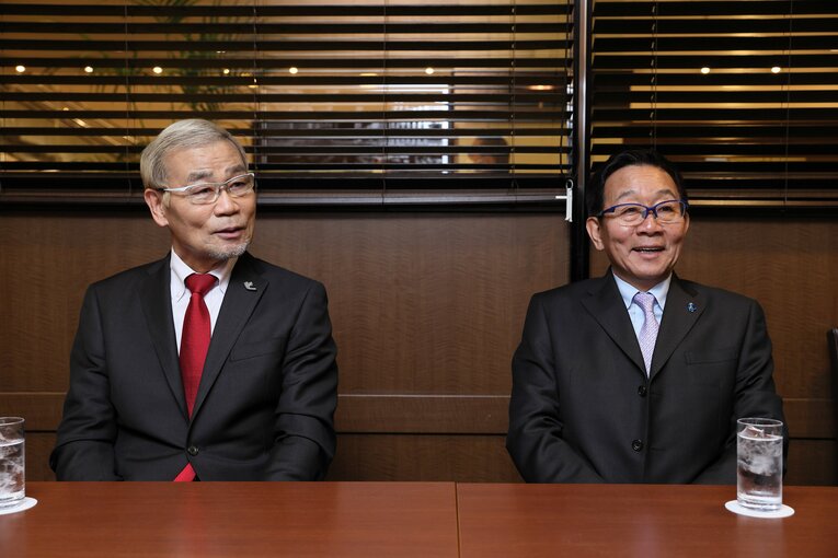 1975年結成・47年目のオール阪神・巨人。ともに岡八朗に弟子入りしたことで出会う、巨人さん（左）が5年年上　©Shigeki Yamamoto　