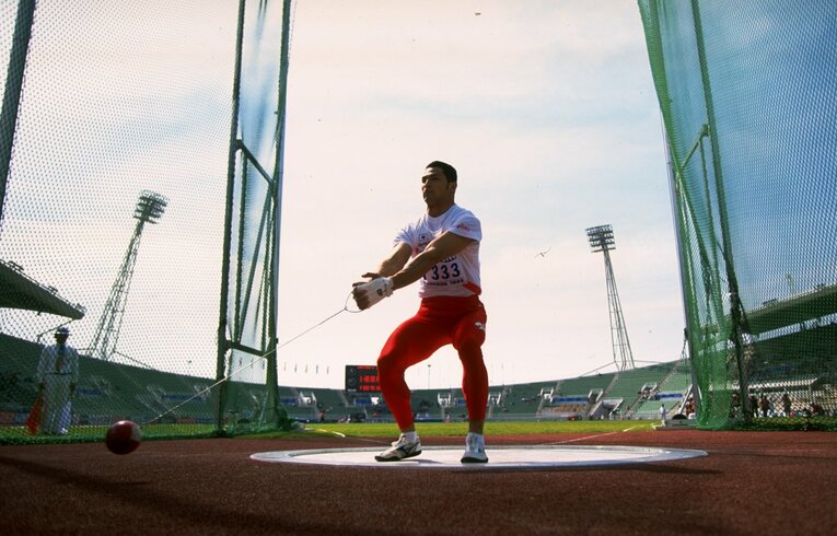 もし、室伏広治がやり投に転向していたら、オリンピック出場もあり得た？　©Getty Images