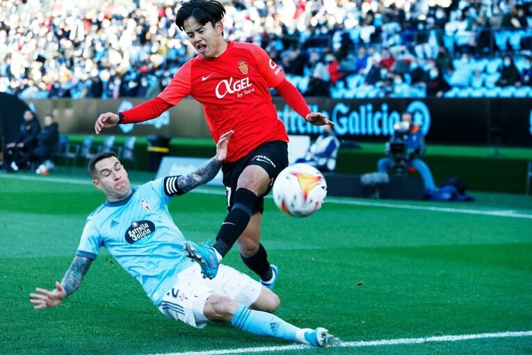 なぜ久保建英が“幻のアシスト”直後、代理監督と言い合いに？ レアル戦前に好調だがマジョルカは…〈撮影者の視点〉(12)