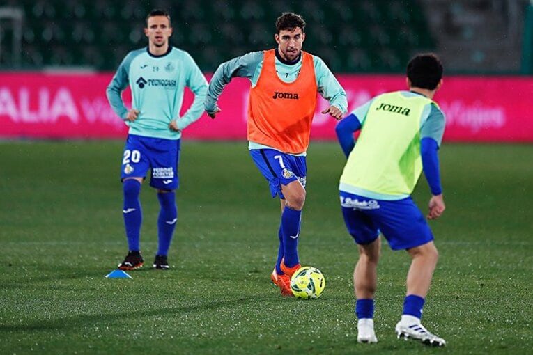 アレニャらは試合前から積極的に仕掛けるような動きも