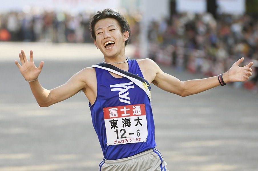 青学の覇権を崩した東海の2年生たち。二強対決、全日本&箱根の結末は?<Number Web> photograph by Kyodo News
